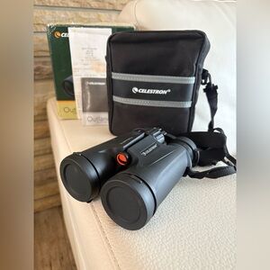 Celestron - Outland X 10x42 Binoculars